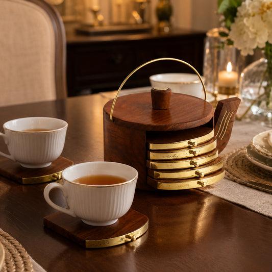 Wooden Tea Coaster Set with Kettle-Shaped Holder – Sheesham Wood & Brass Coasters for Tea Cups, Coffee & Glasses, Handcrafted Table Decor