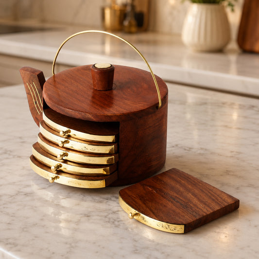 Wooden Tea Coaster Set with Kettle-Shaped Holder – Sheesham Wood & Brass Coasters for Tea Cups, Coffee & Glasses, Handcrafted Table Decor